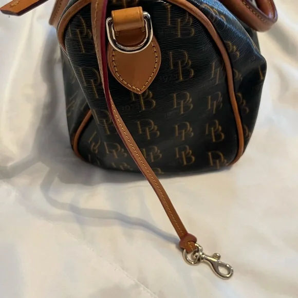 Dooney & Bourke Black/Tan Coated Canvas Satchel/Shoulder Bag AND Matching Wallet - Picture 5 of 15